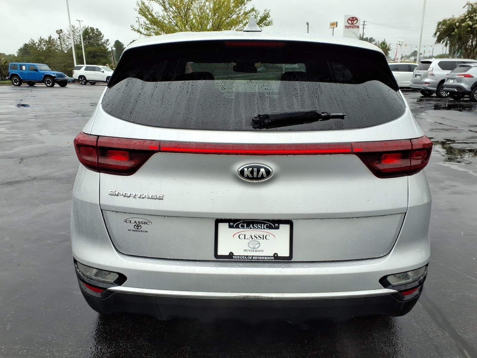 Used 2021 Snow White Pearl Kia LX image 10
