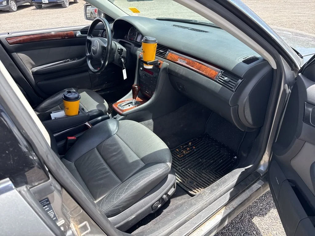 Used 2004 Atlas Gray Metallic/Dark Gray Audi 4.2 image 28