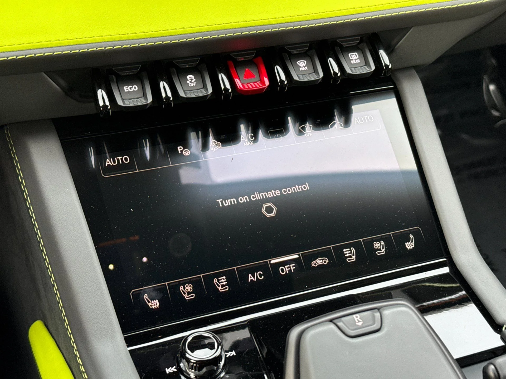 New 2025  Lamborghini SE image 24