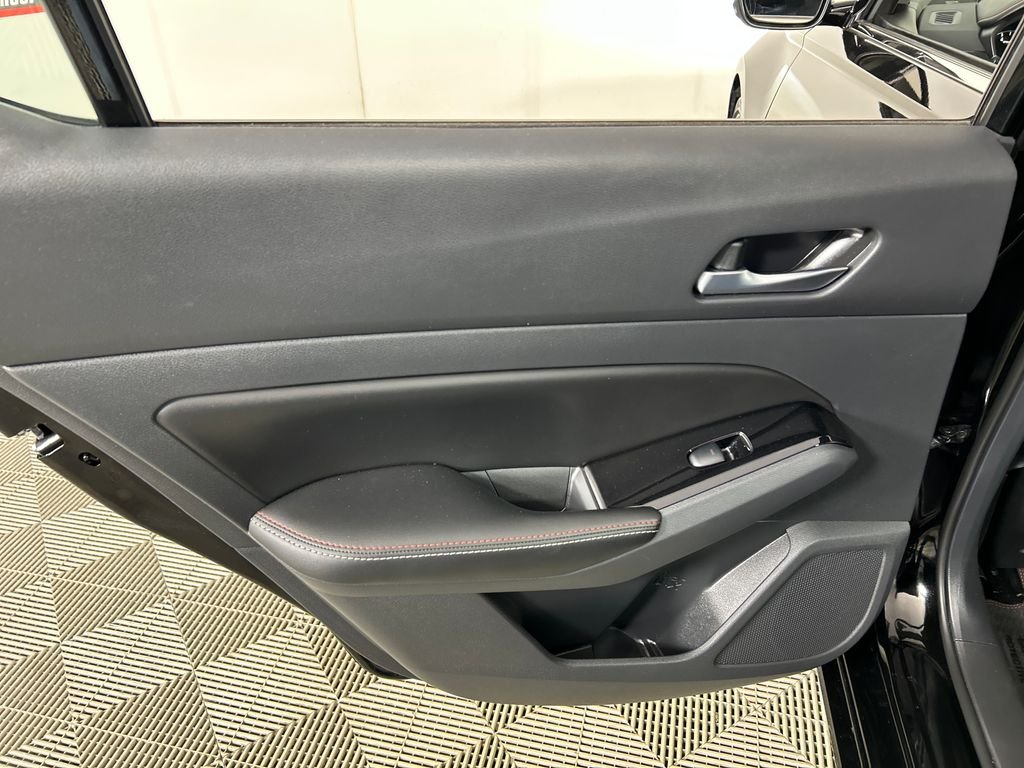 Used 2023 Black Nissan 2.0 SR image 17