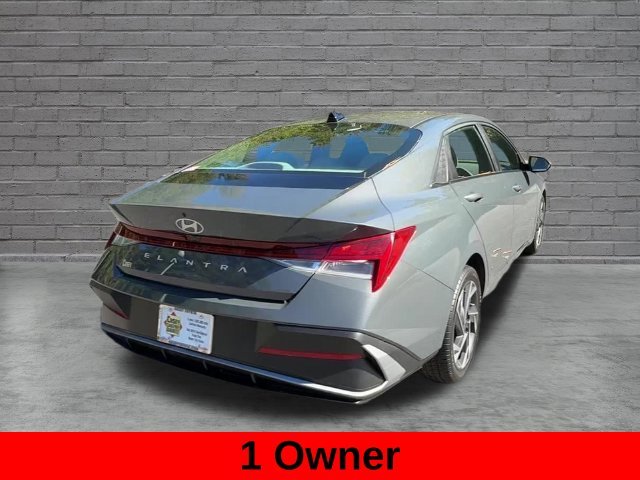 Used 2024 Gray Hyundai SEL image 6