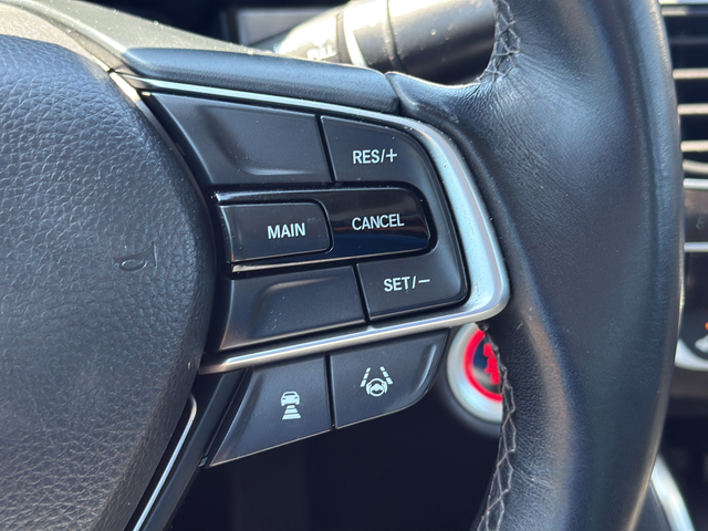 Used 2019 Silver Honda EX-L image 18
