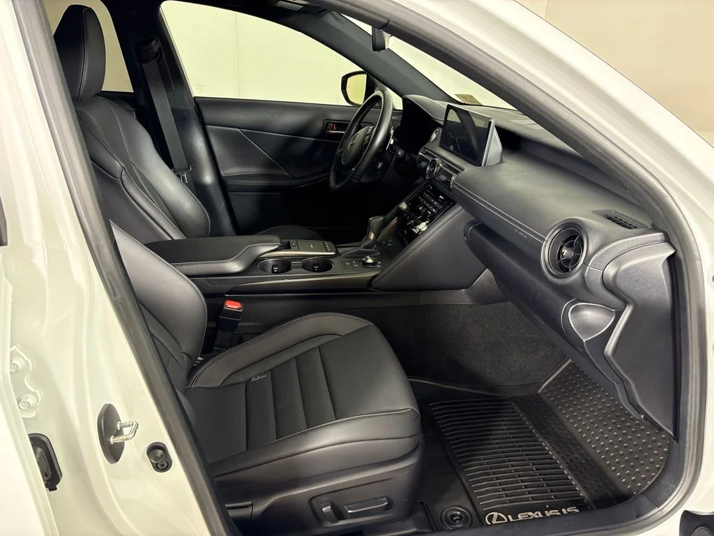 Used 2024 White Lexus 500 F SPORT Performance Premium image 18