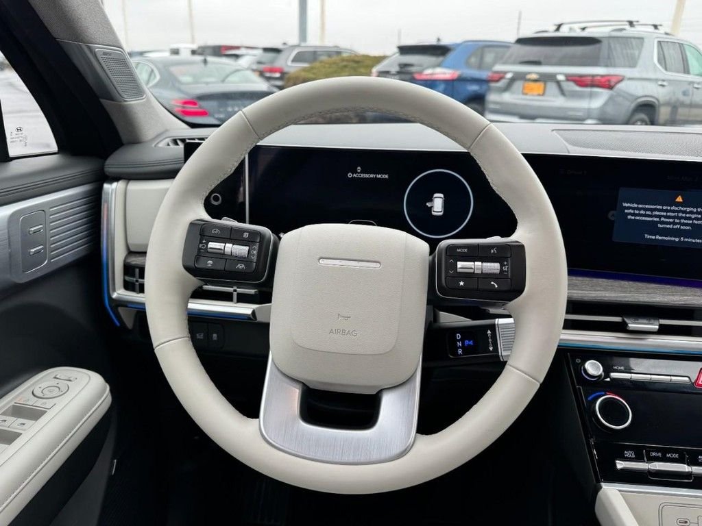 Used 2025 Green Hyundai Limited image 14