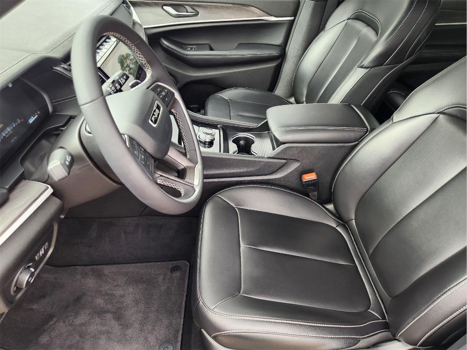 2025 Jeep Grand Cherokee L photo 13 of 35