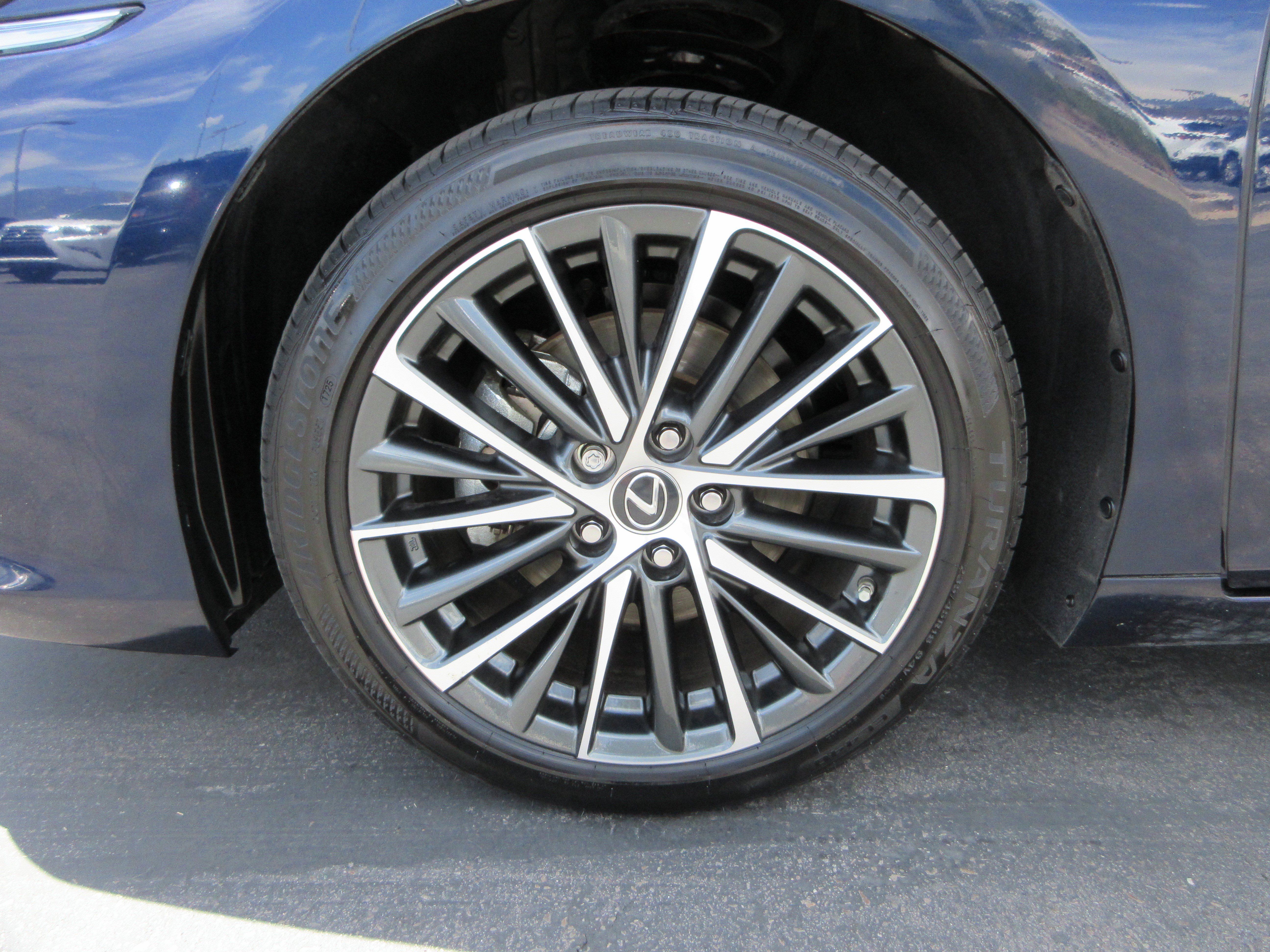 Used 2025 Nightfall Mica Lexus 300h image 49