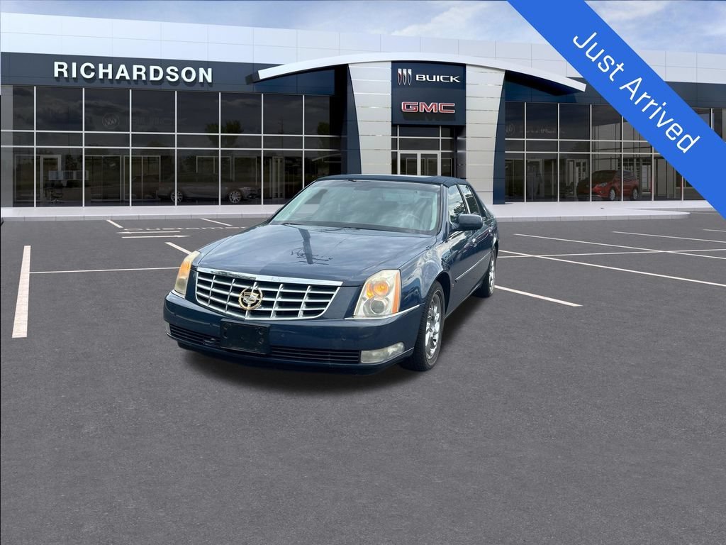 2008 Cadillac DTS's photo