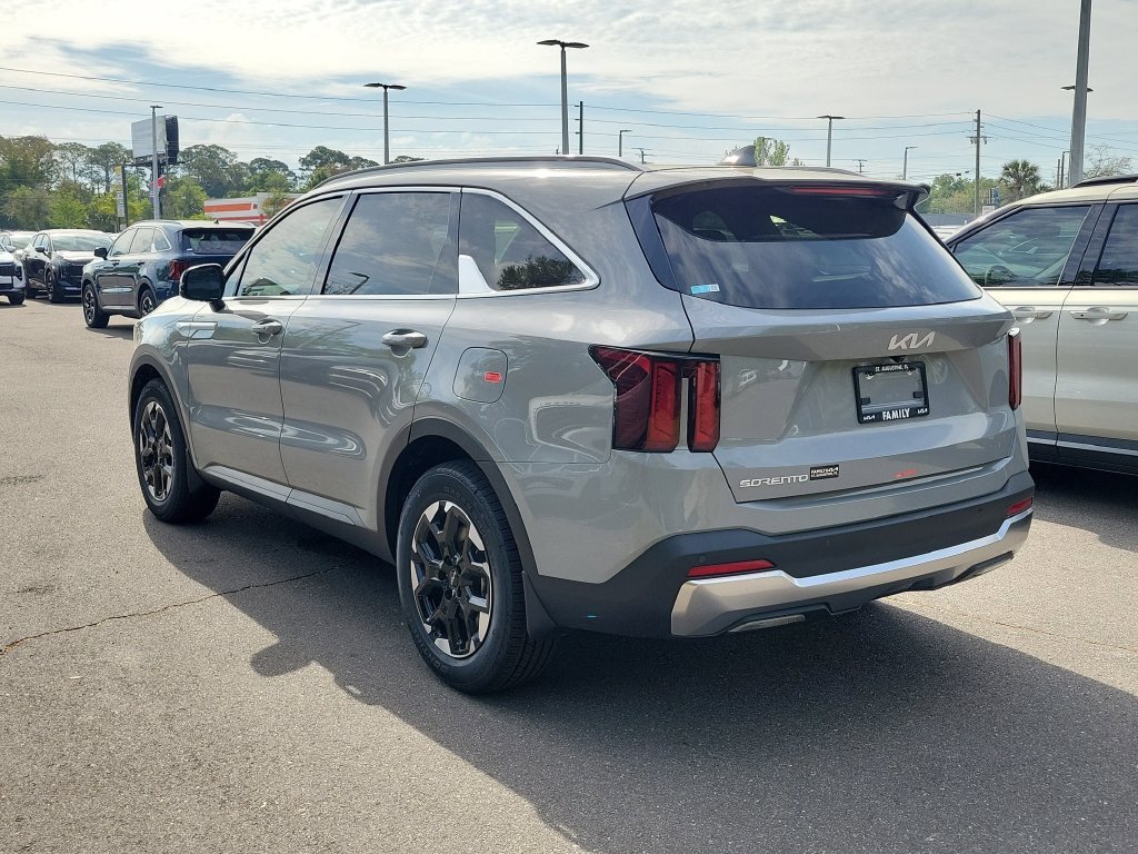 New 2026 Wolf Gray Kia S image 4