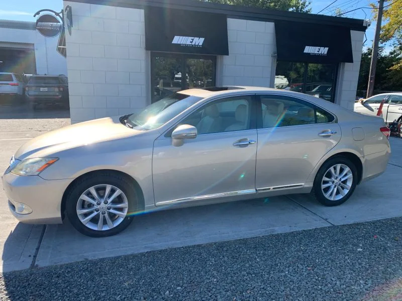 Used 2011 Gold Lexus ES 350 Sedan 4D image 7