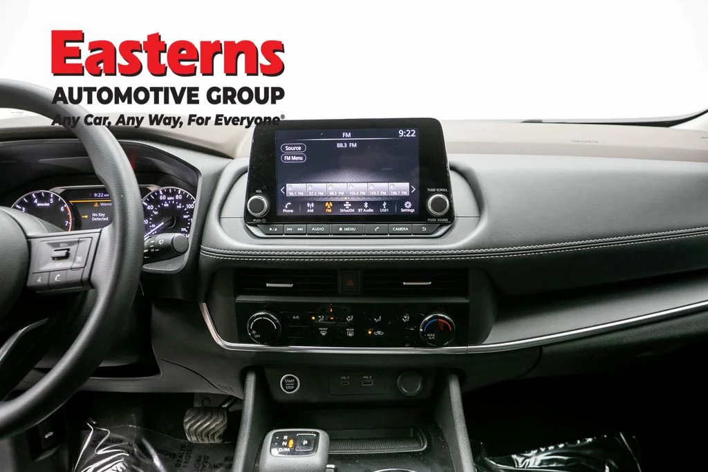 Used 2023 Red Nissan S image 12