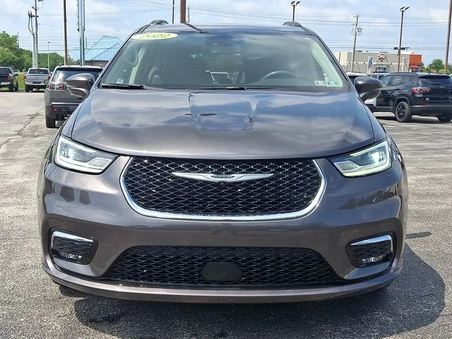 Used 2022 Gray Chrysler Touring L image 3