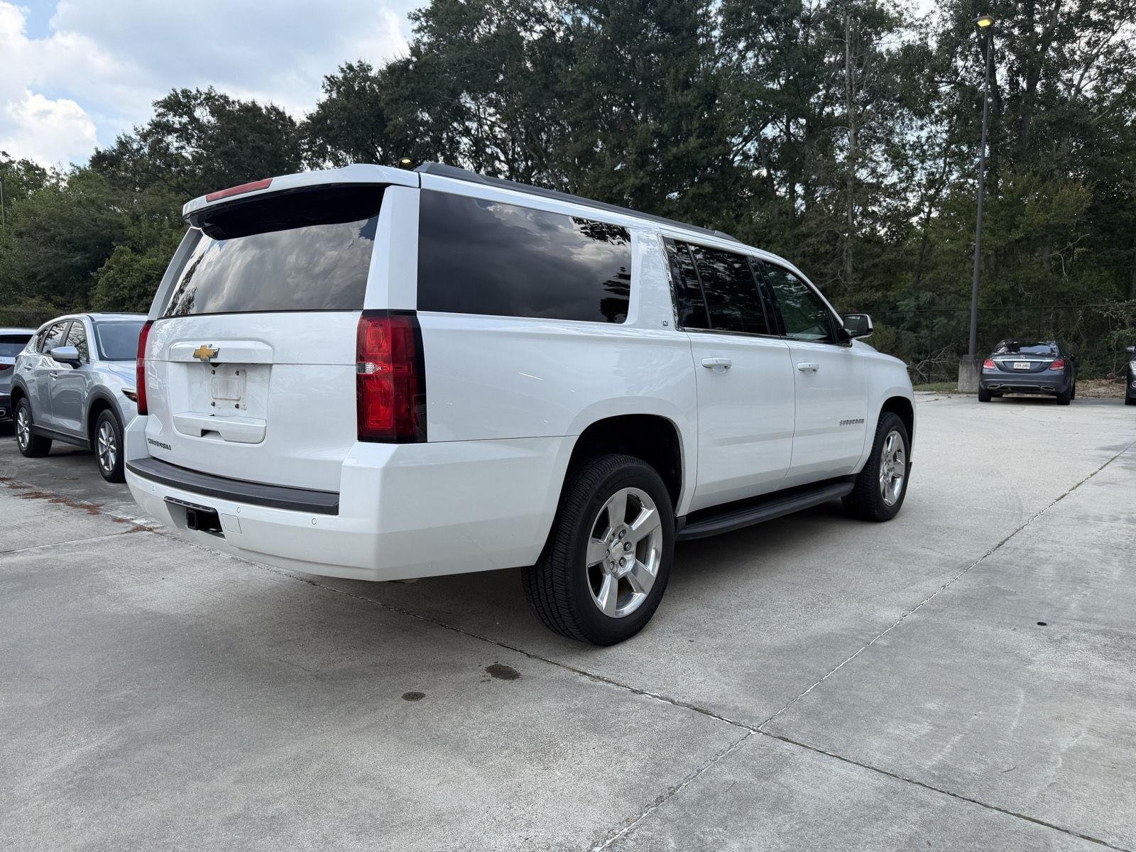 Used 2020 Iridescent Pearl Tricoat Chevrolet LT image 27