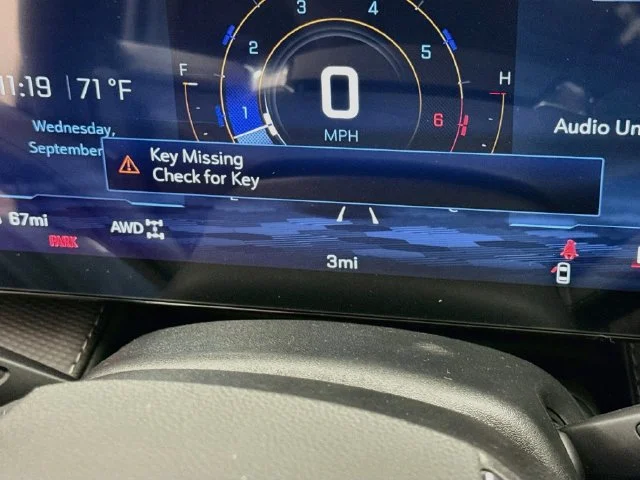 New 2027 Mosaic Black Metallic Chevrolet LT image 14