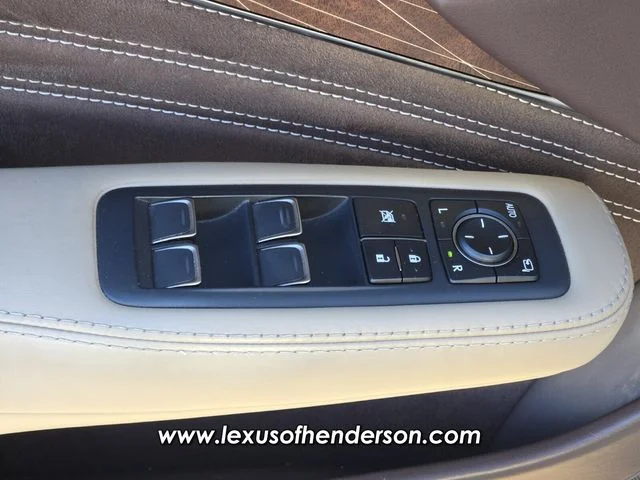 Used 2018 White Lexus 500 Base image 21
