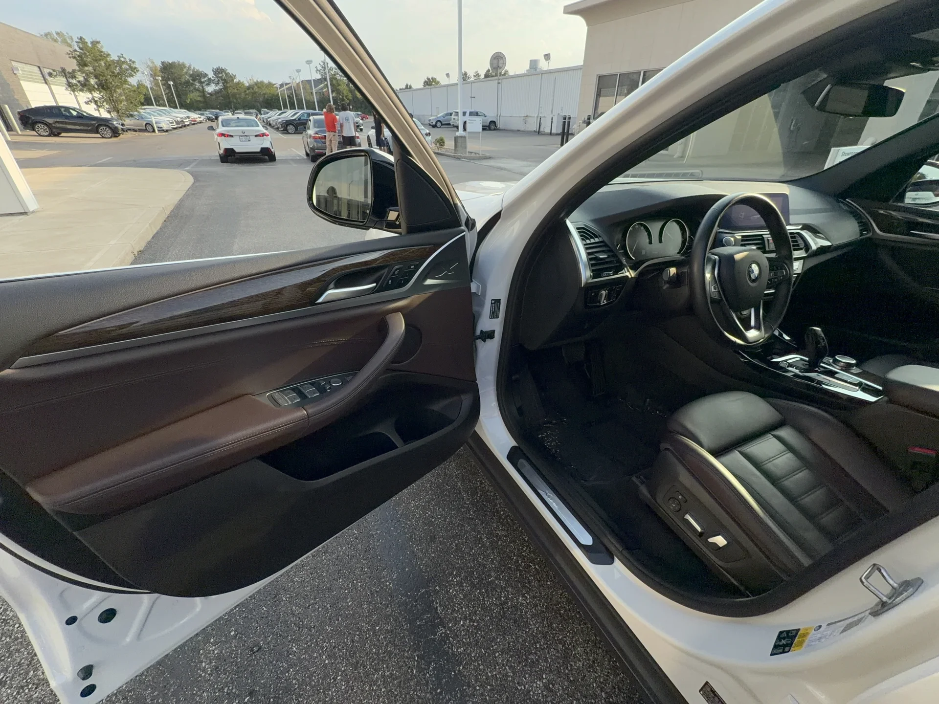 Used 2020 Mineral White Metallic BMW xDrive30i image 8