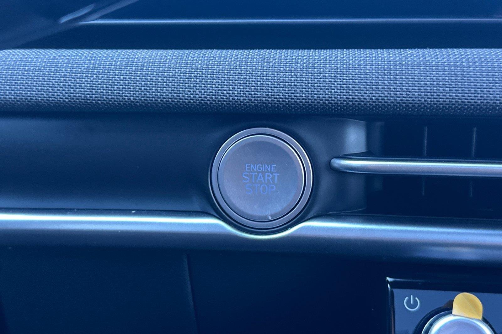 New 2026 Atlas White Hyundai Limited image 39