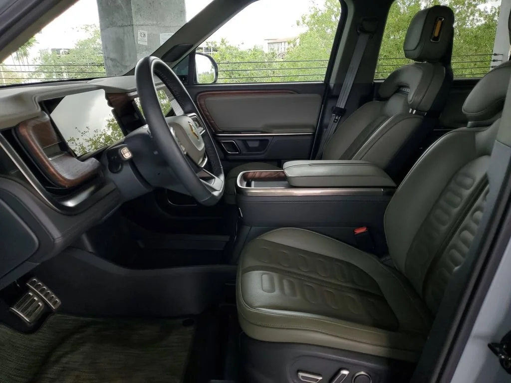 Used 2024  Rivian Adventure image 19