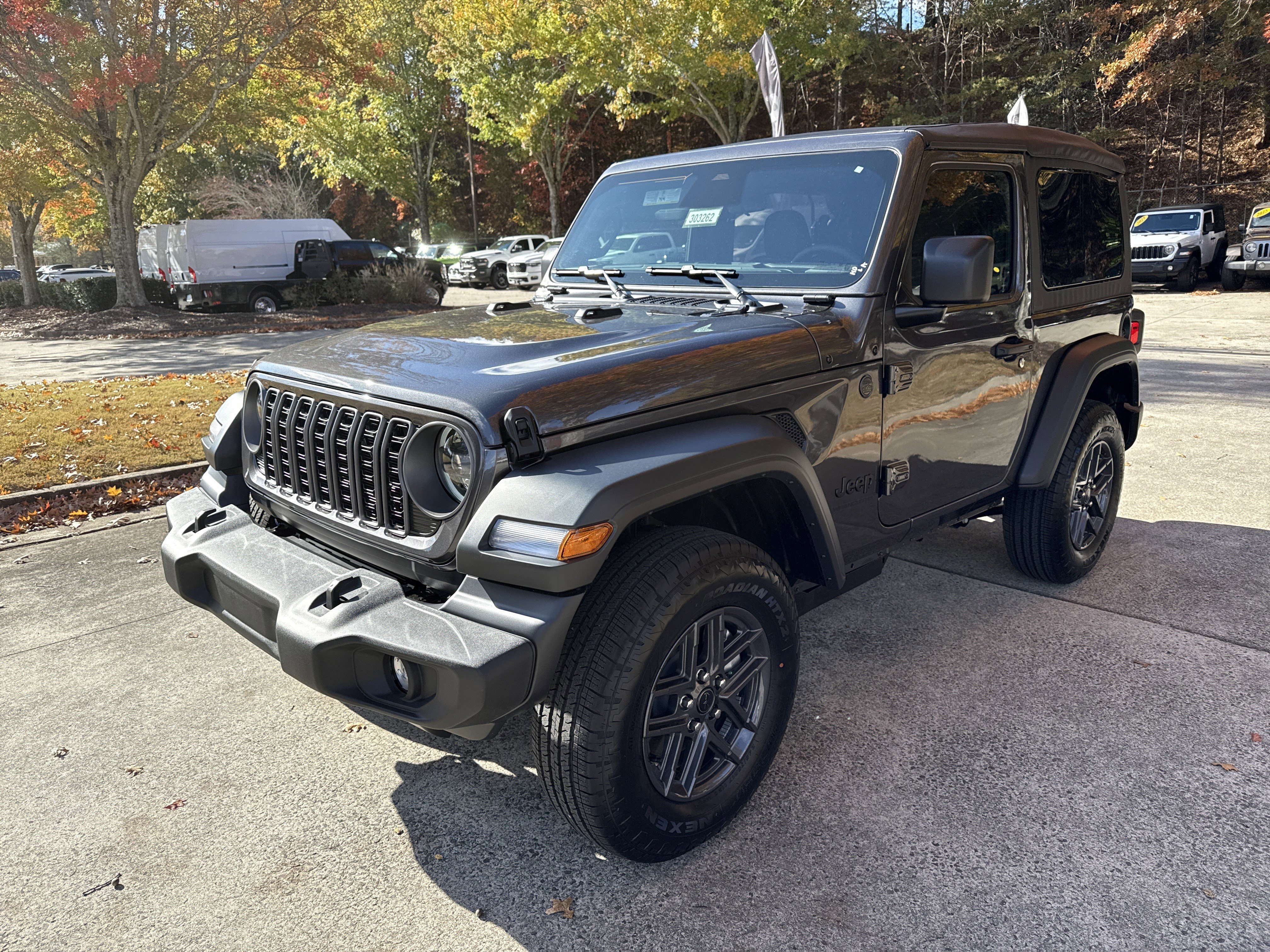 New 2026 Granite Crystal Metallic Clearcoat Jeep Sport S image 3
