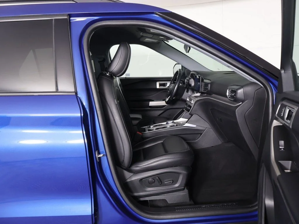 Used 2023 Blue Ford XLT image 28