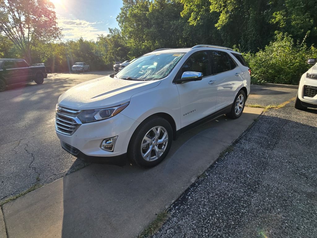Used 2020 Chevrolet Equinox Premier with VIN 3GNAXNEV1LS705802 for sale in Kansas City
