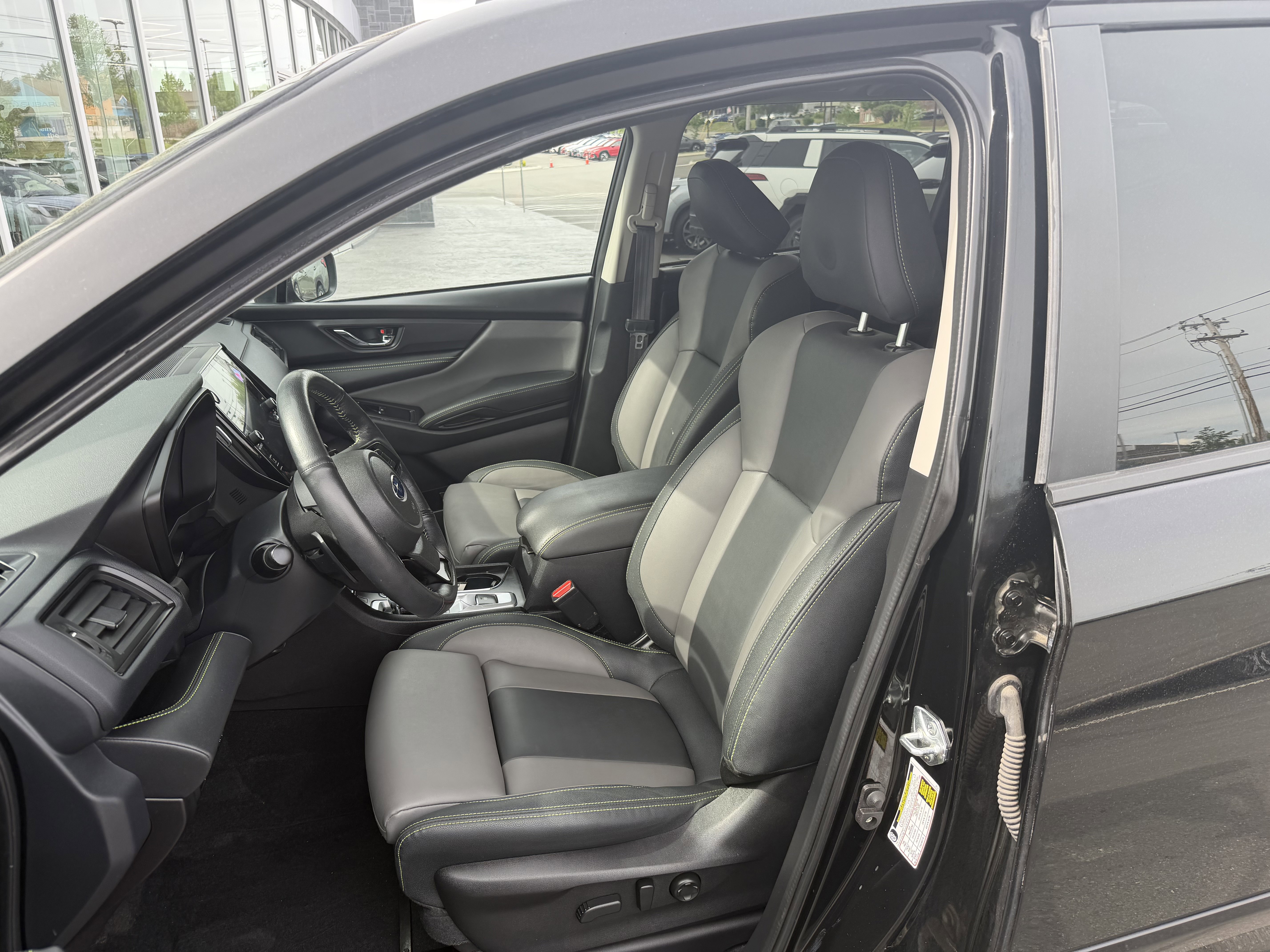 Used 2023 Crystal Black Silica Subaru Onyx Edition Limited image 11