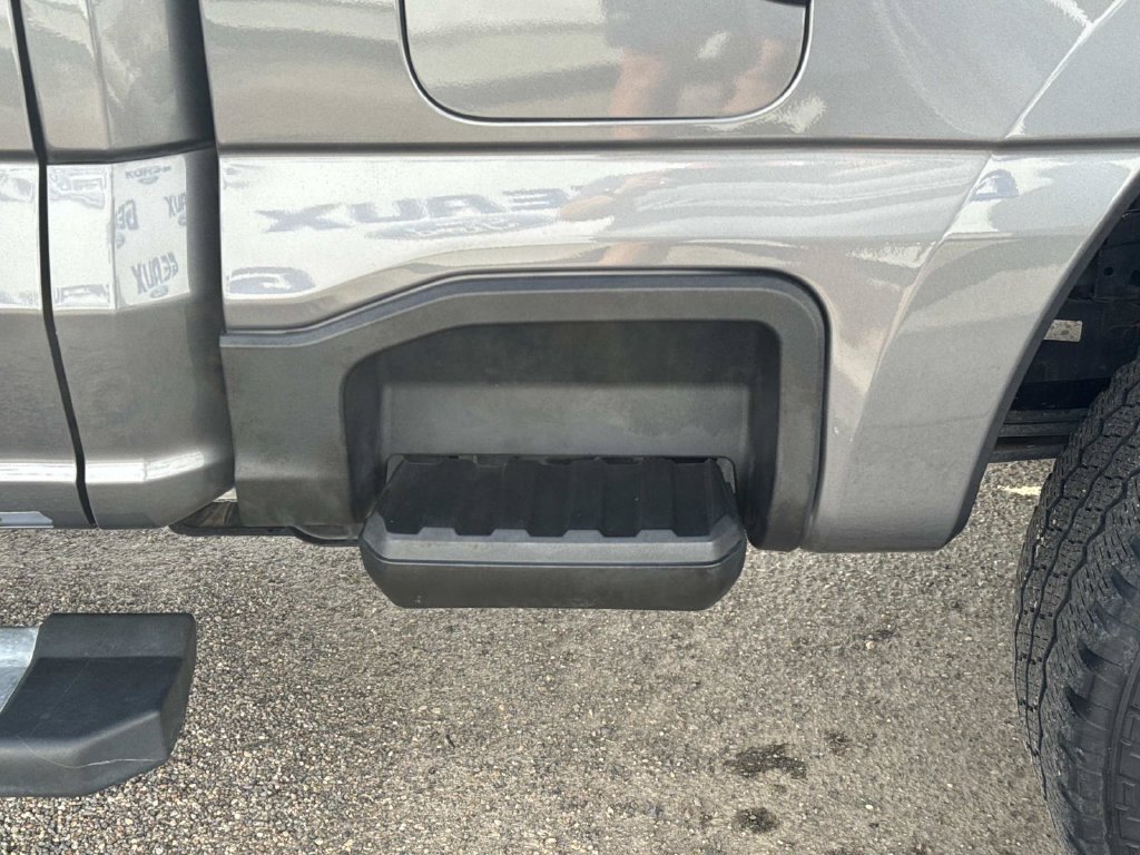 Used 2025 Gray Ford Lariat image 11