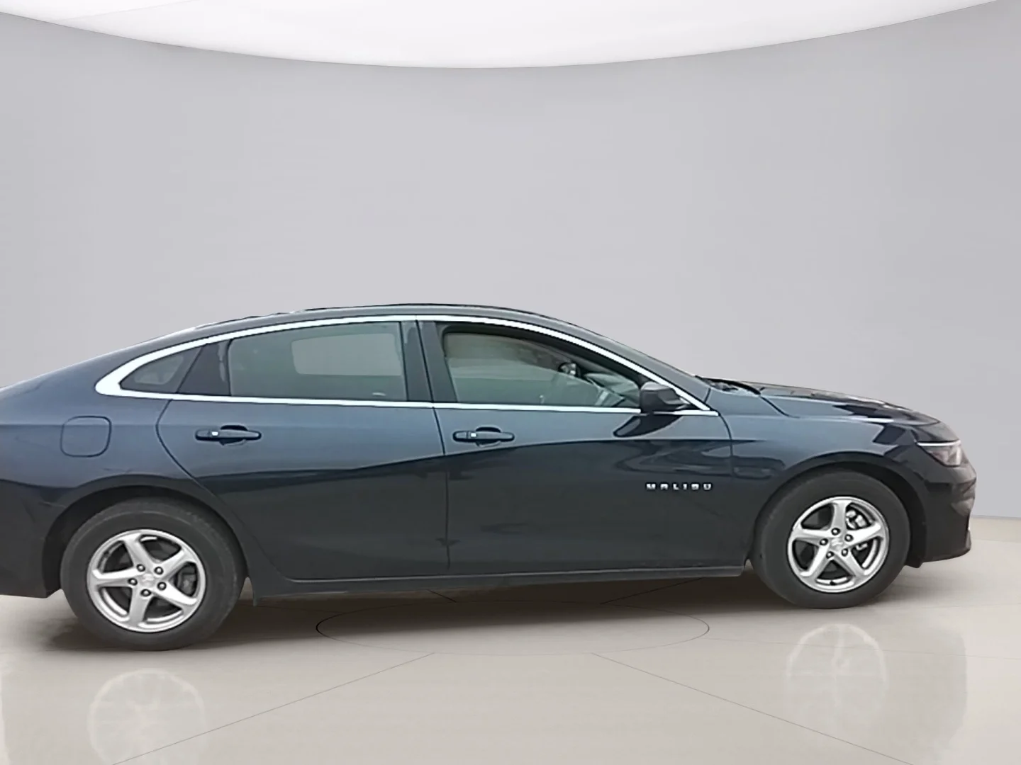 Used 2018 Blue Chevrolet LS image 6