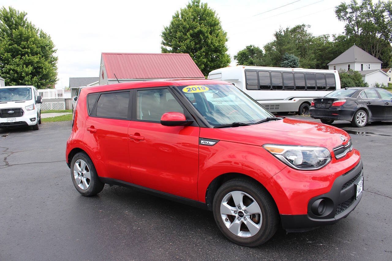 Used 2019 Inferno Red Kia Base 4dr Crossover 6A image 3