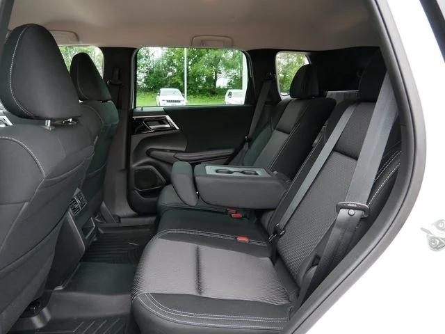 Used 2023 White Diamond Mitsubishi ES image 11