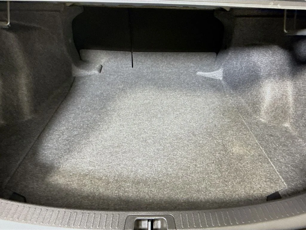2025 Toyota Corolla LE - Photo 24
