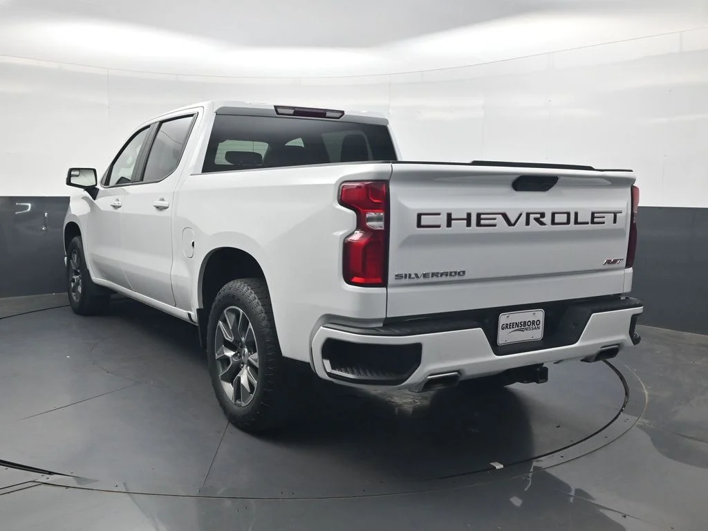 Used 2022 White Chevrolet RST image 7