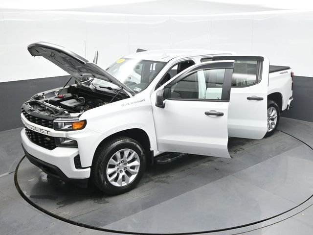 Used 2021 White Chevrolet Custom image 28