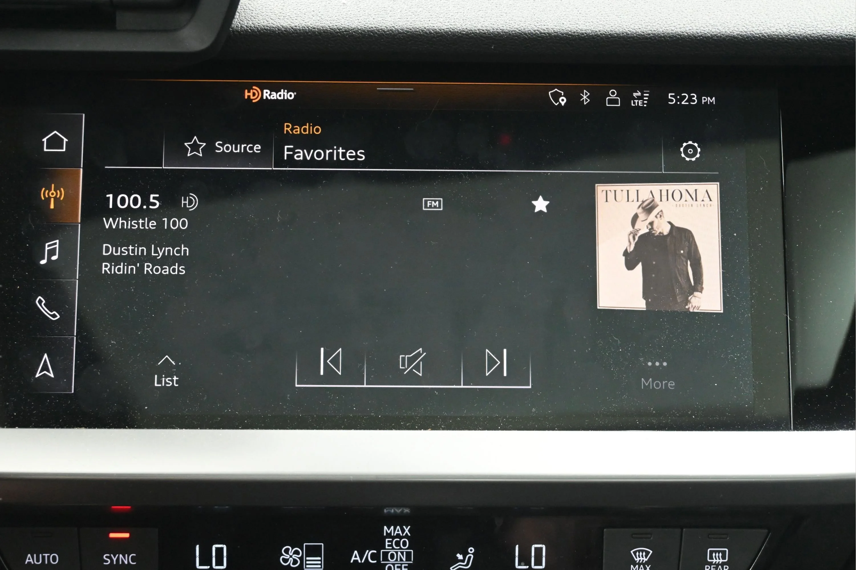 Used 2023 Manhattan Gray Metallic Audi Premium image 16