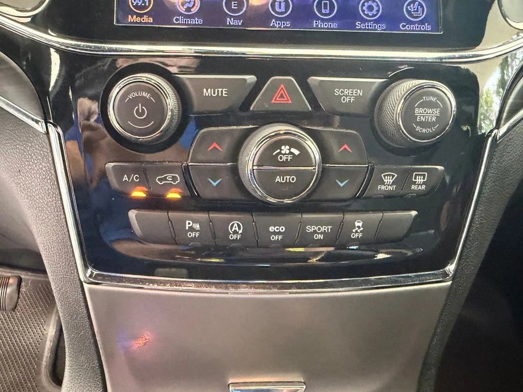 Used 2020 White Jeep Limited image 53