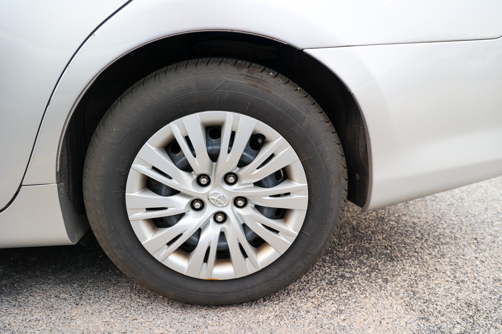 Used 2014 CLASSIC SILVER ME Toyota LE image 10
