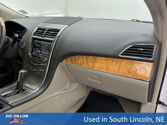 Used 2013 White Platinum Metallic Tri-Coat Lincoln AWD 4DR SUV image 23