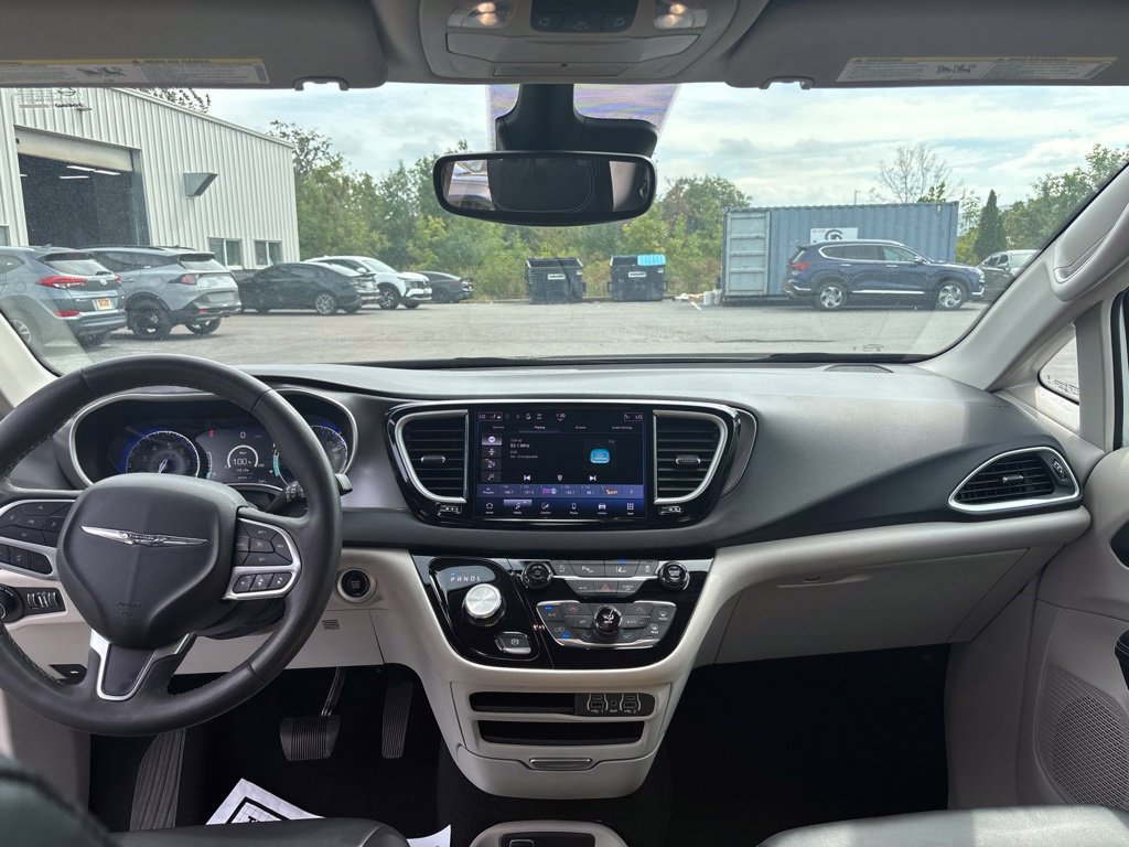 Used 2024 White Chrysler Touring L image 14