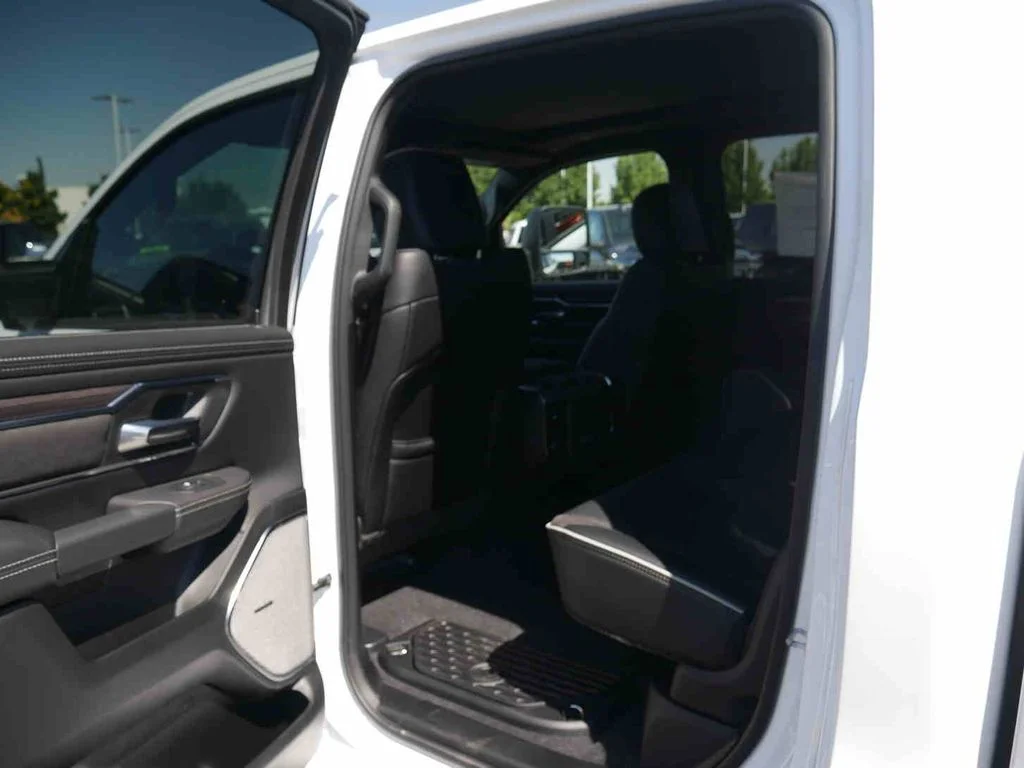 2026 RAM 1500 Laramie - Photo 17