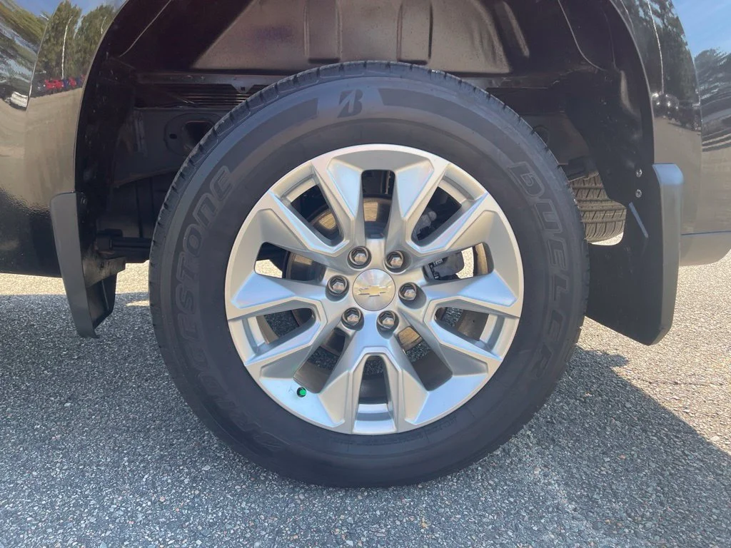 Used 2020 Black Chevrolet Custom image 16