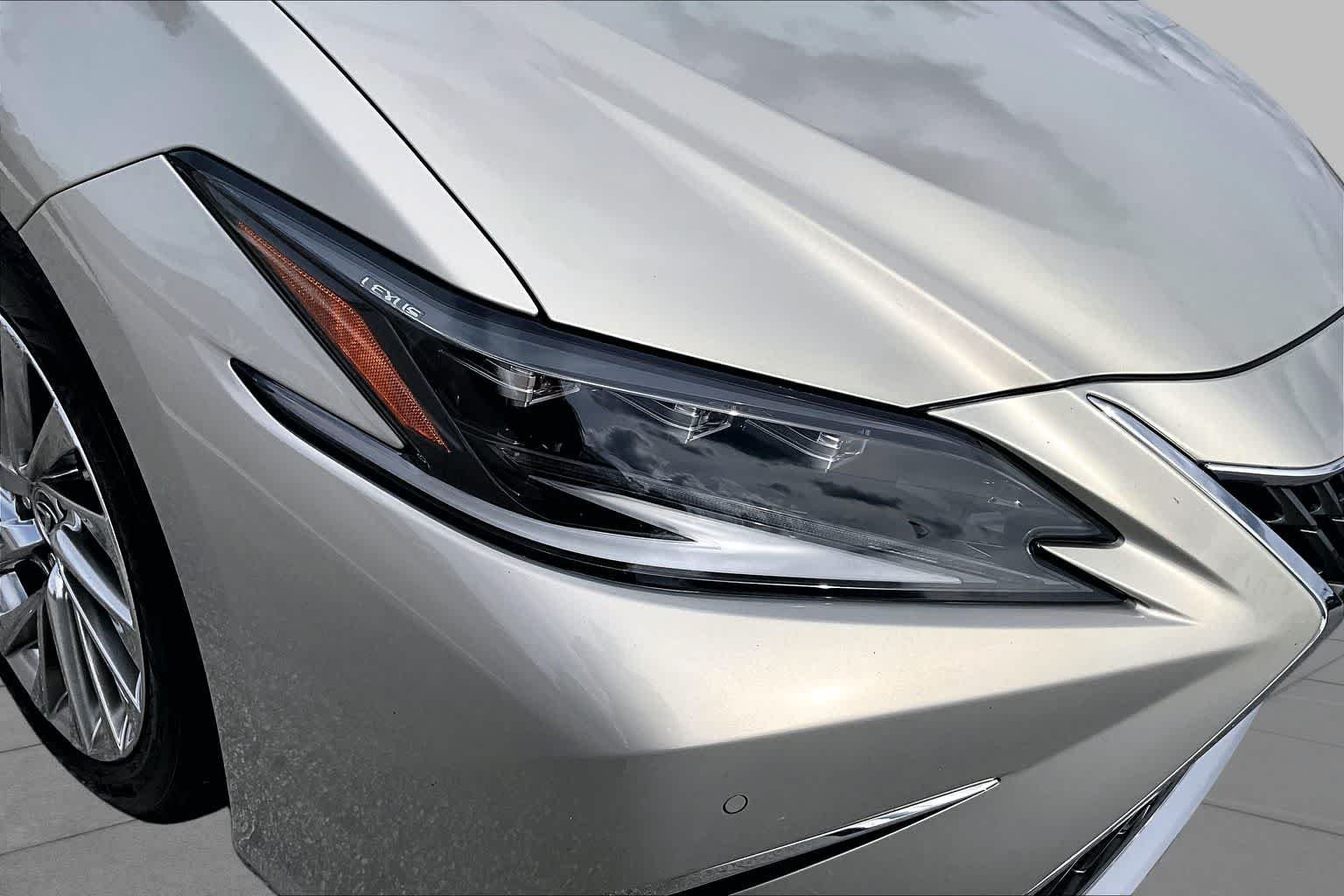 Used 2022 Moonbeam Beige Metallic Lexus Ultra Luxury image 28