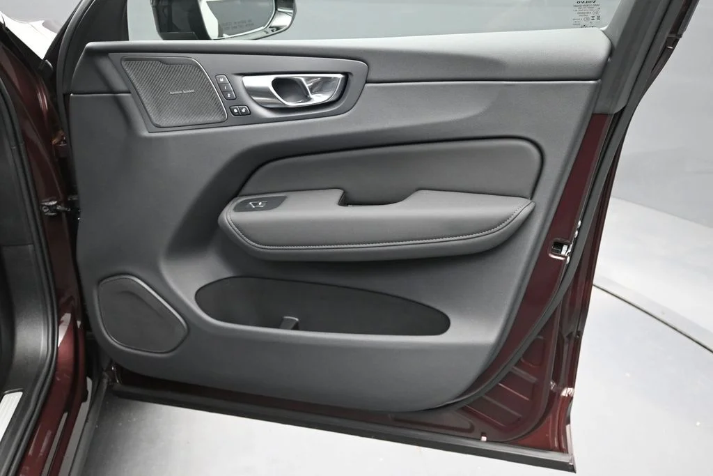 New 2026 Mulberry Red Volvo T8 Ultra image 19