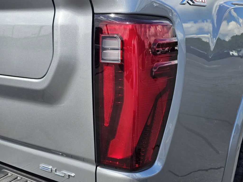 Used 2025 Sterling Metallic GMC SLT image 10