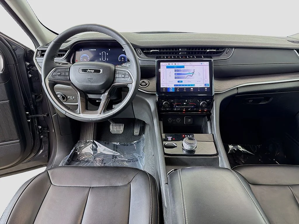 Used 2024 Metallic Jeep Limited image 29