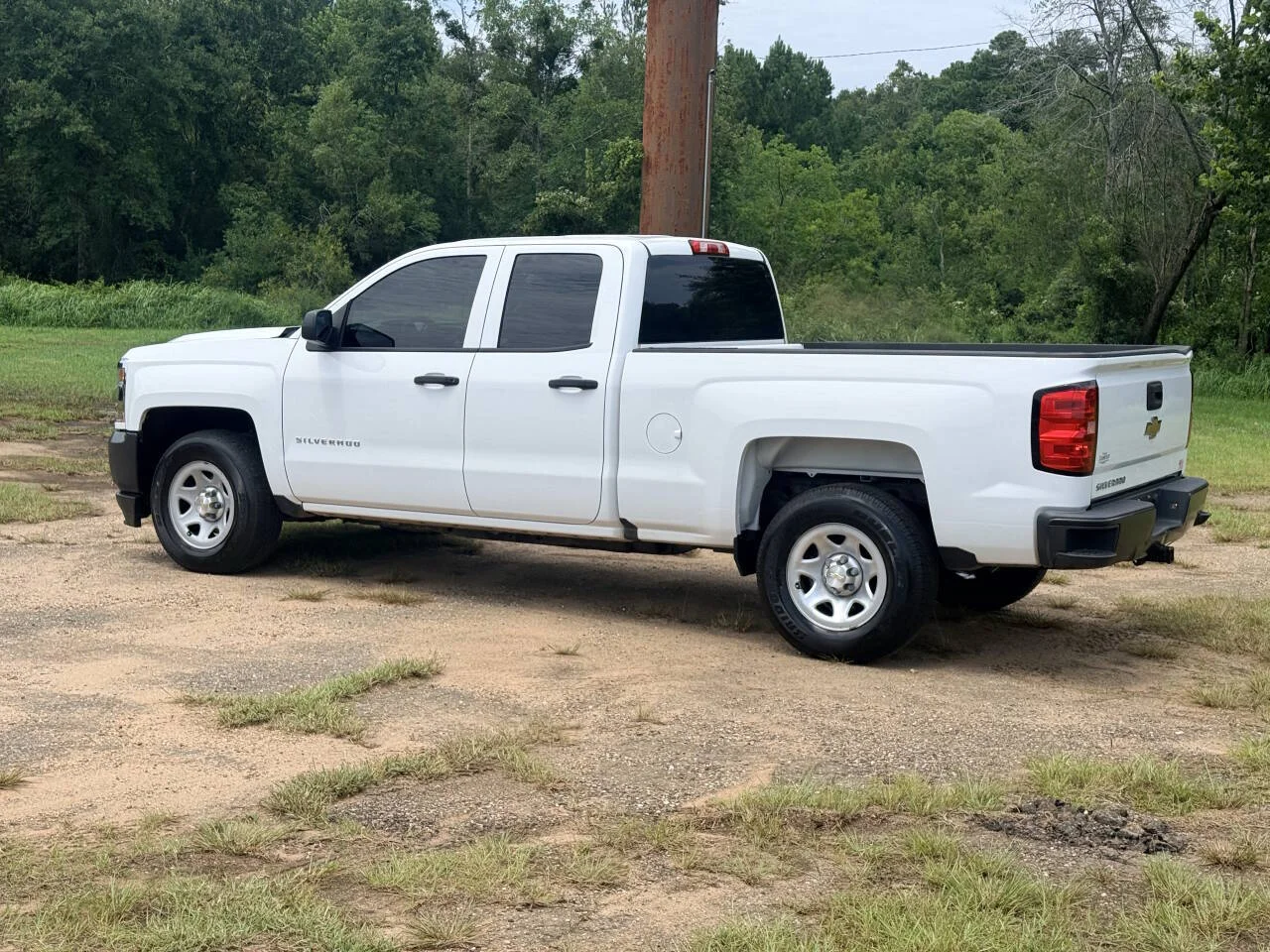 Used 2017 White Chevrolet Work Truck 4x2 4dr Double Cab 6.5 ft. SB image 3