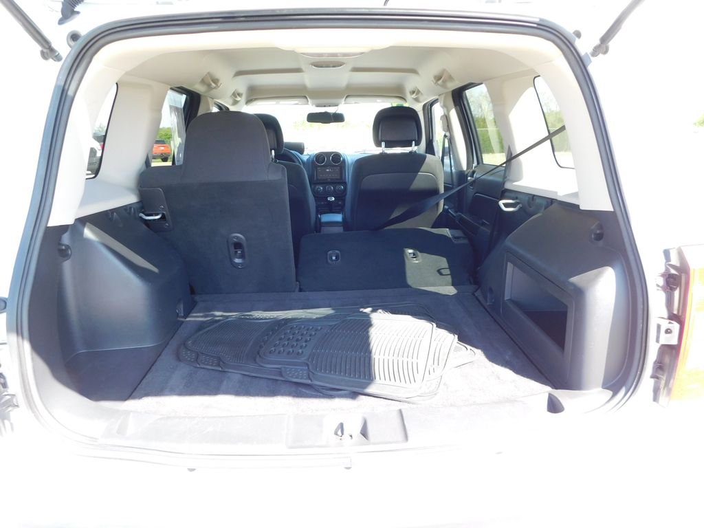 Used 2016 White Jeep Sport image 23
