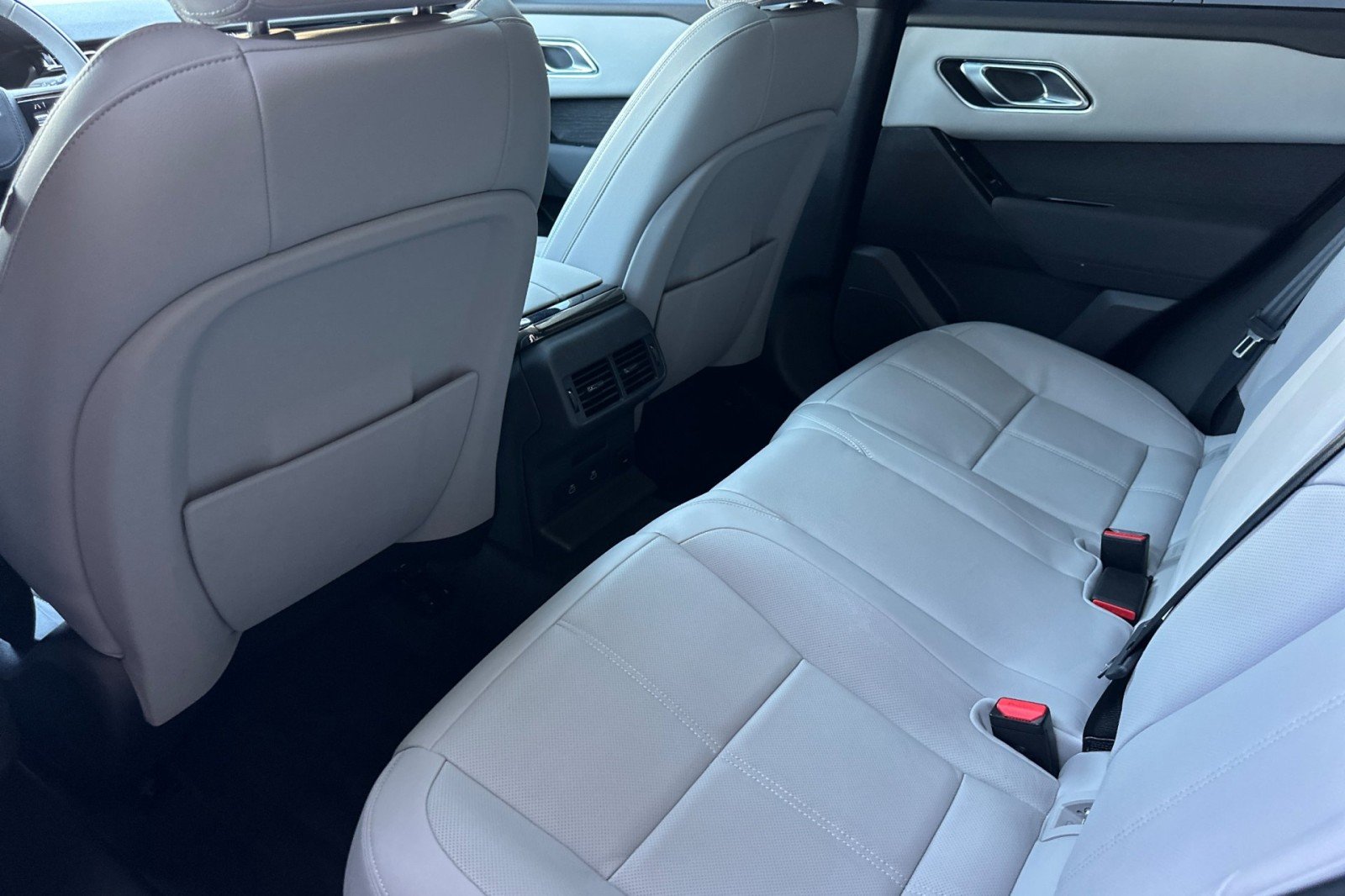 Used 2024 WHITE Land Rover Dynamic SE image 13