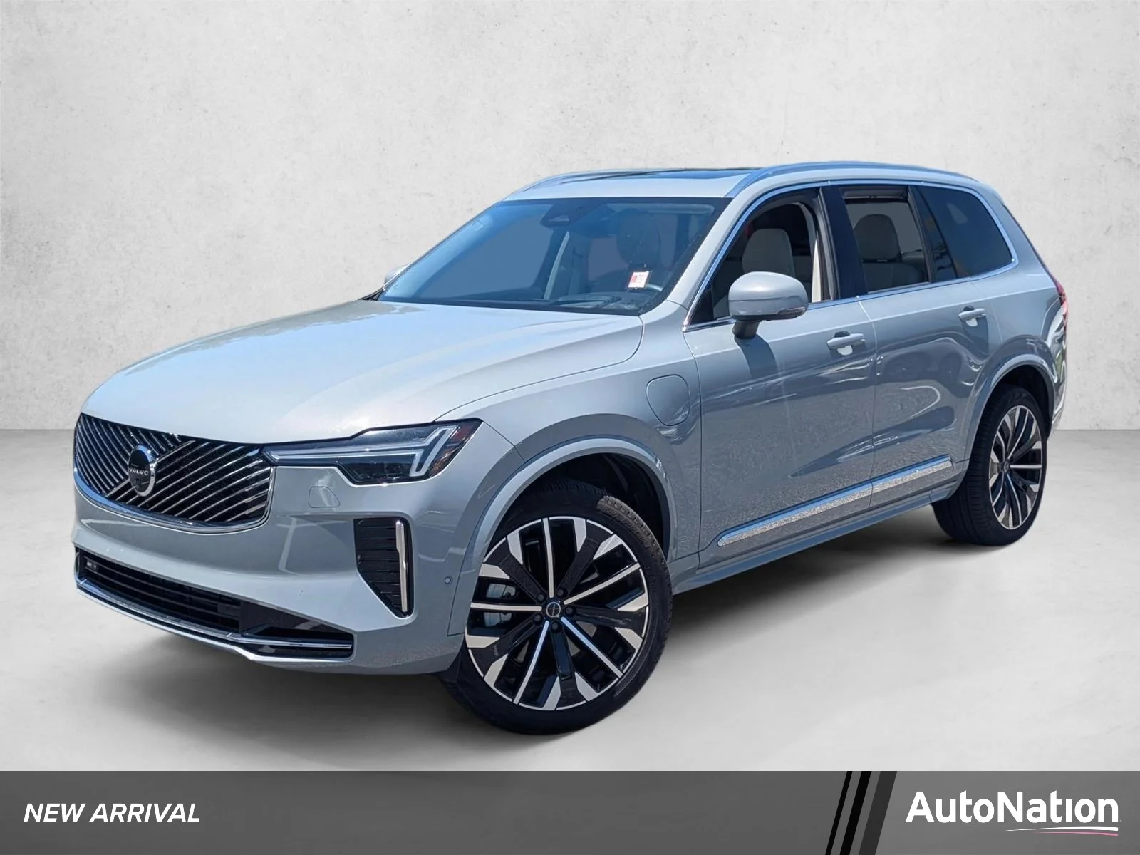2025 Volvo XC90 T8 Recharge Ultra Bright 4WD's photo
