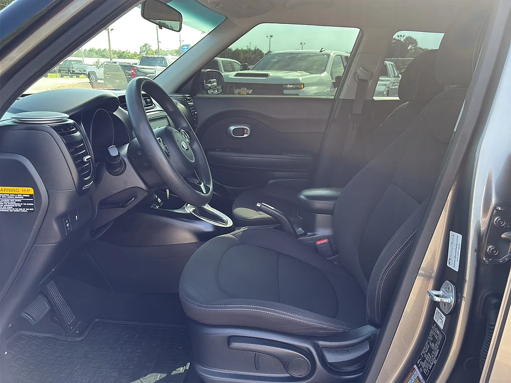 Used 2019 Titanium Gray Kia  image 14