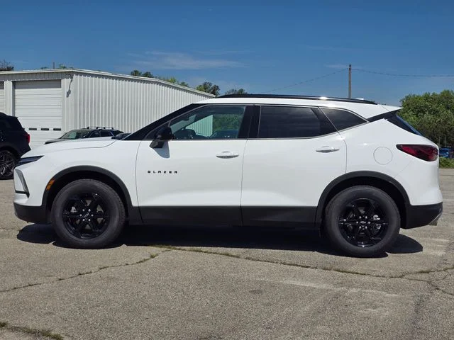 Used 2024 White Chevrolet LT image 2