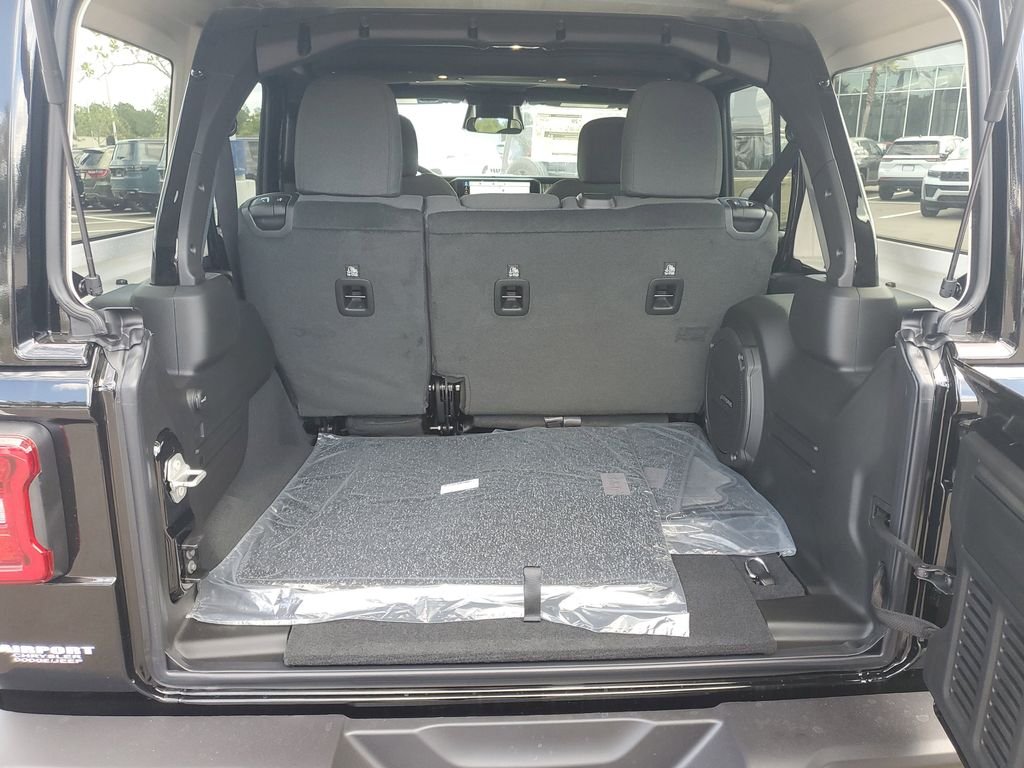 New 2026 Black Clear-Coat Exterior Paint Jeep 85th Anniversary Edition image 6